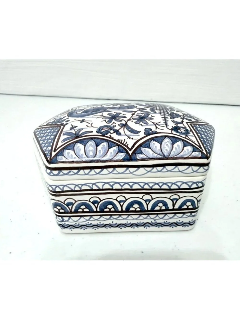 VTG Blue & White Chinoiserie Portugal Hand Painted Floral Lidded Trinket Box